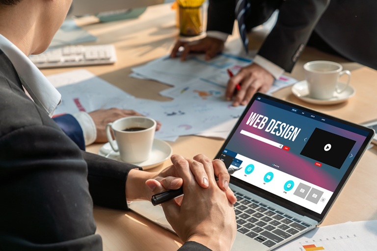 Landing page dla kampanii Google Ads: czym różni się od zwykłej podstrony oferty?